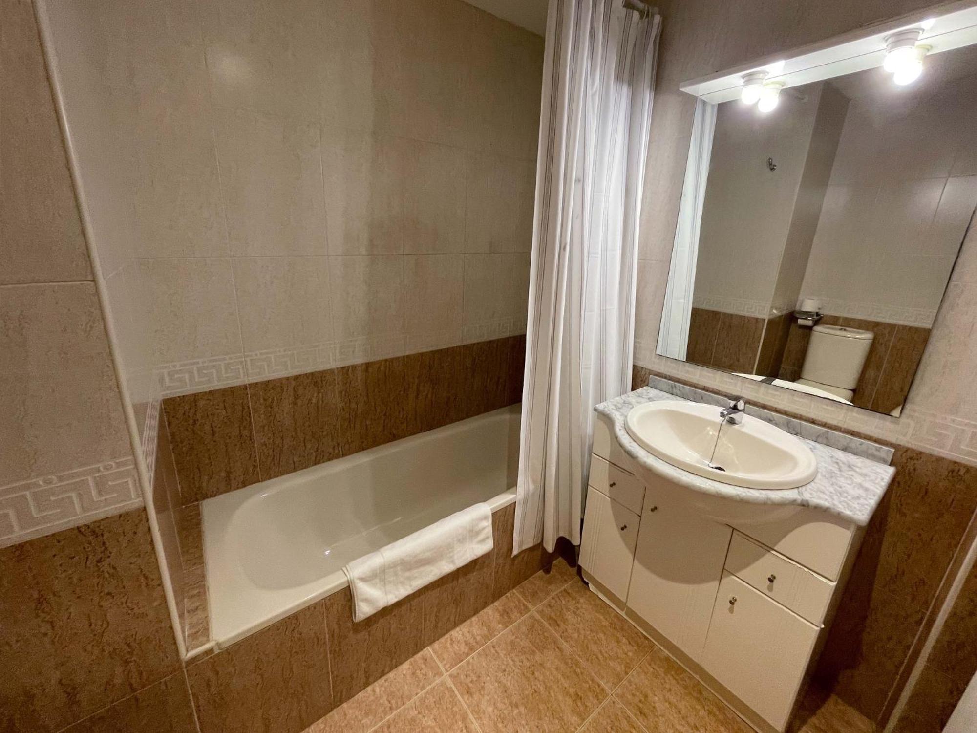 Apartamentos El Pilar Suites 3000 Σαραγόσα Εξωτερικό φωτογραφία